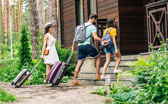 ¿Vale la pena el seguro de viaje para Airbnb en 2025?